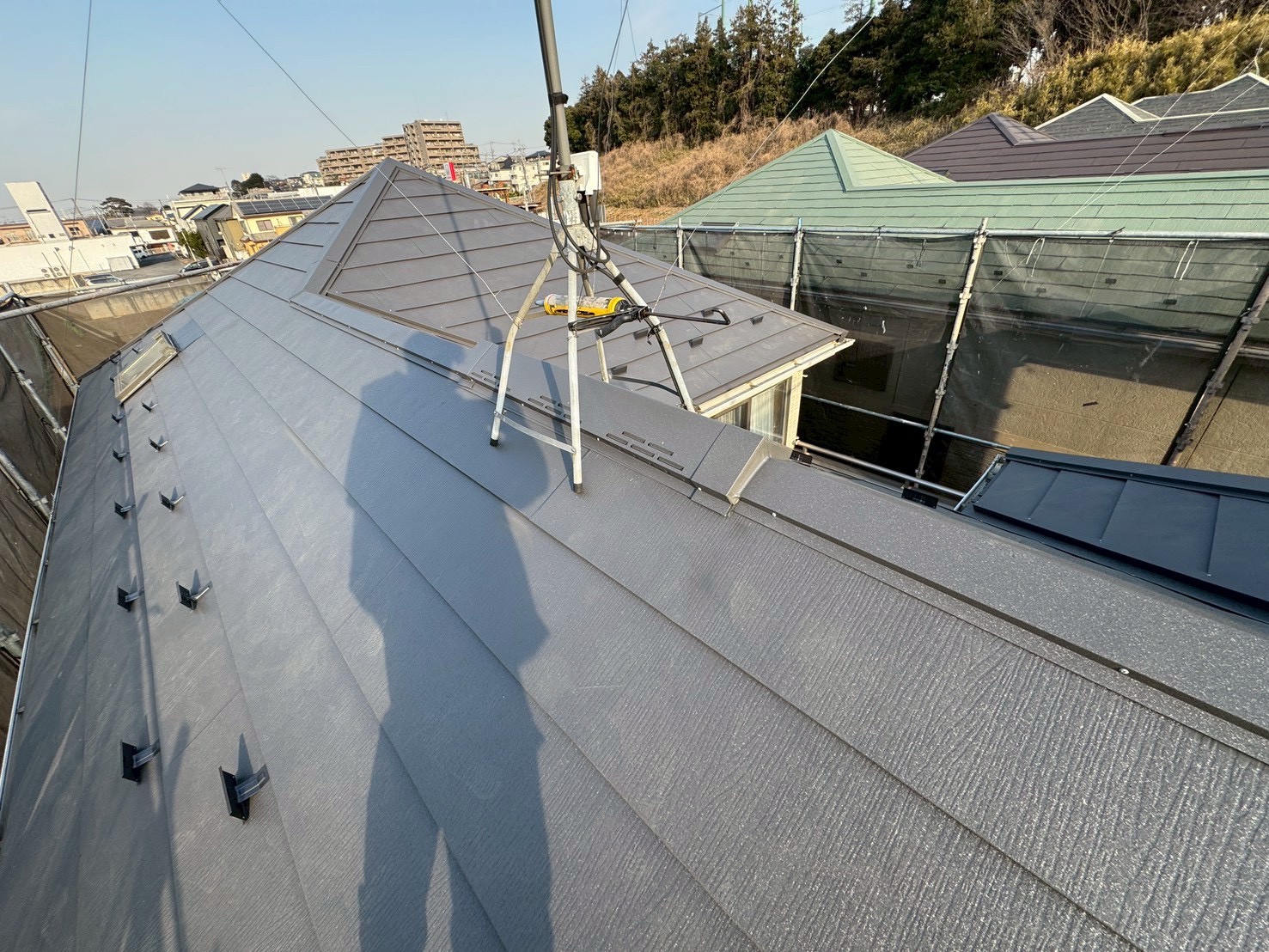 屋根カバー工事完了全景